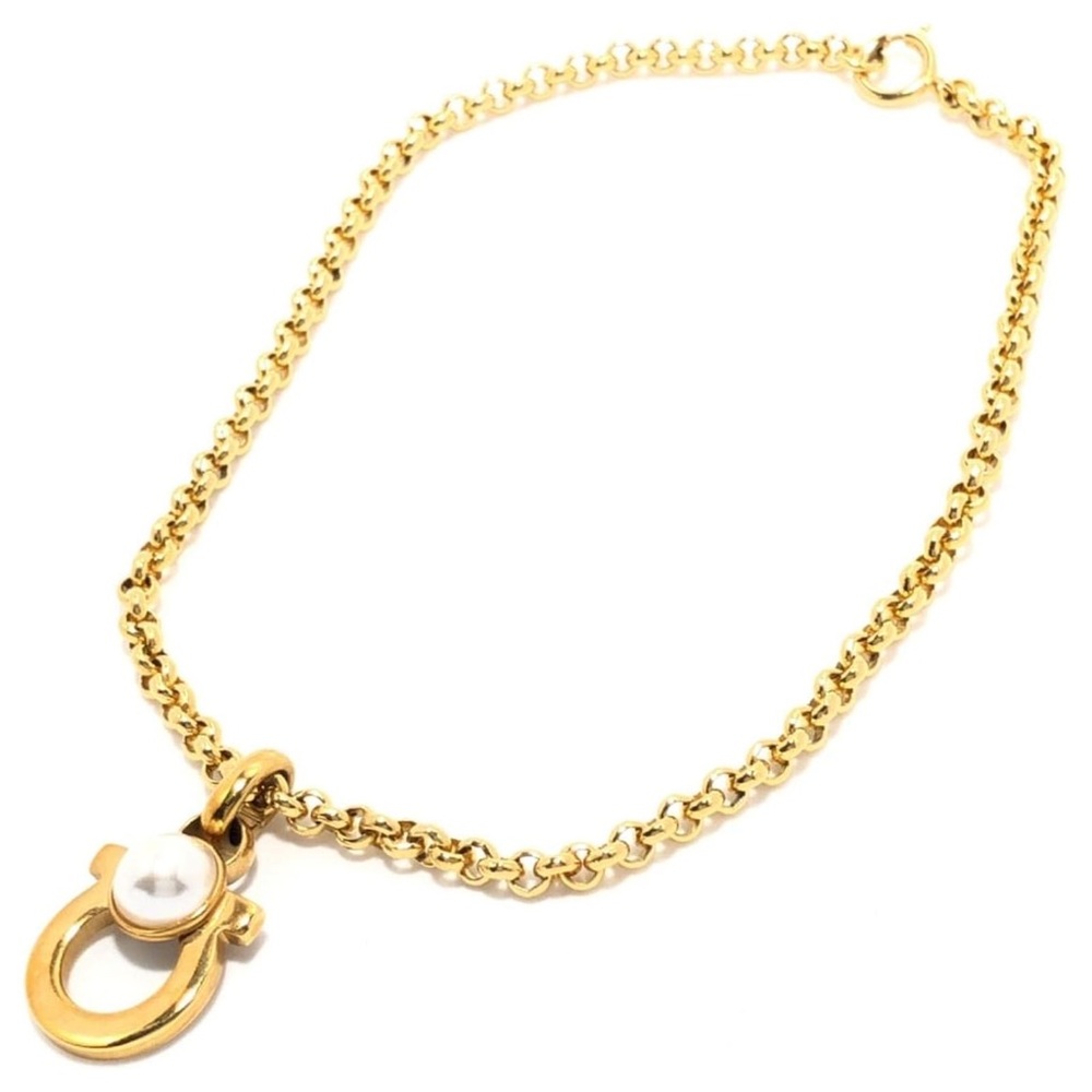 Salvatore Ferragamo necklace!!
